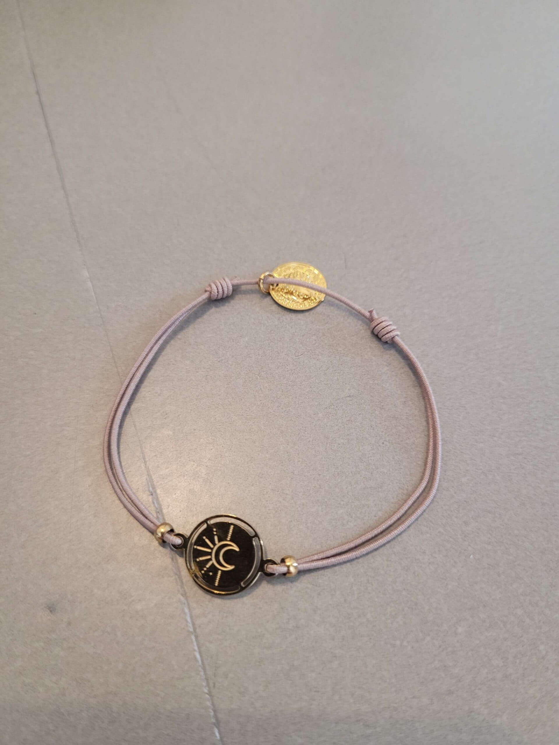 Armbandje gouden maan