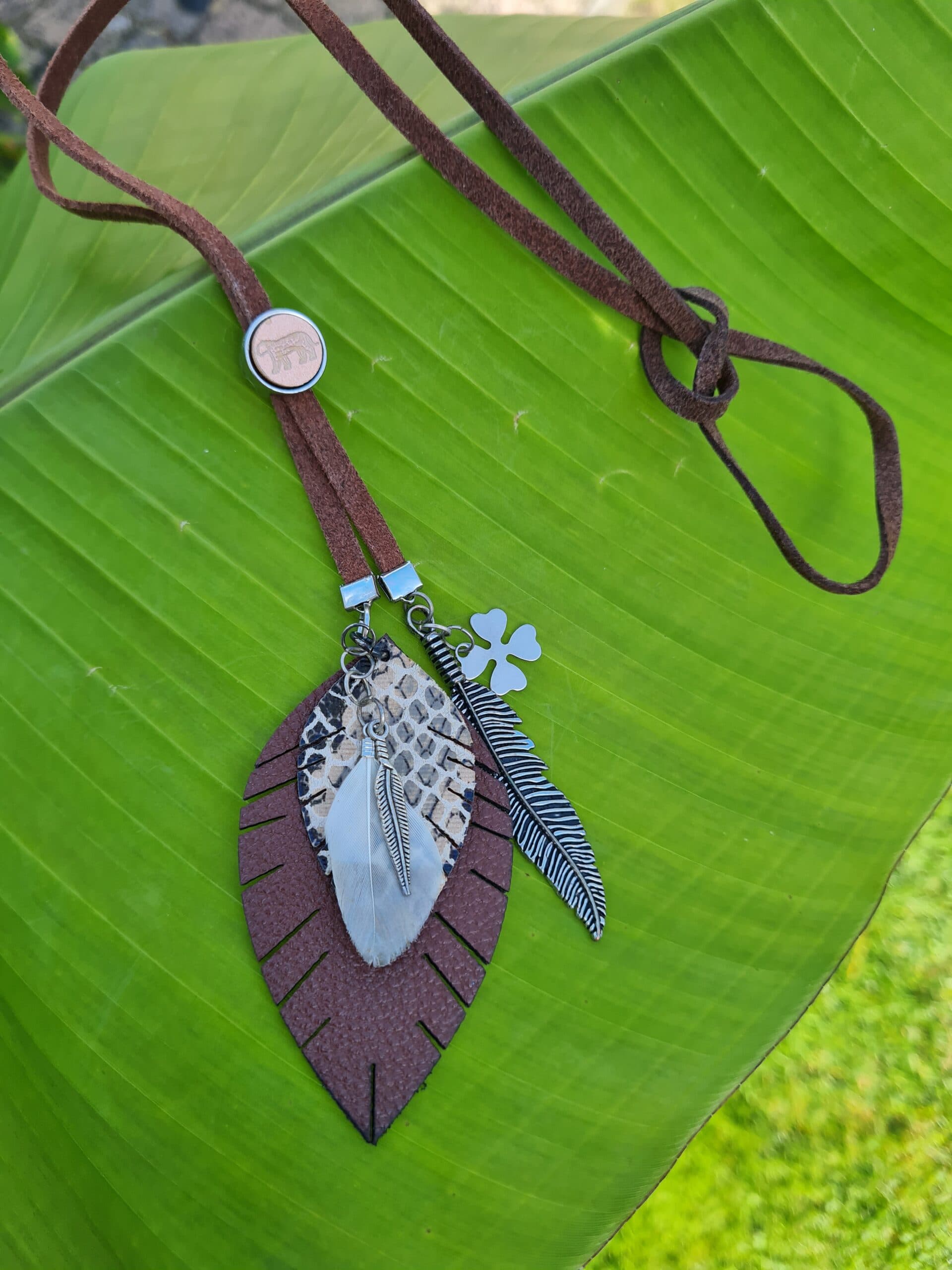 Ketting lang suede koord met hangers