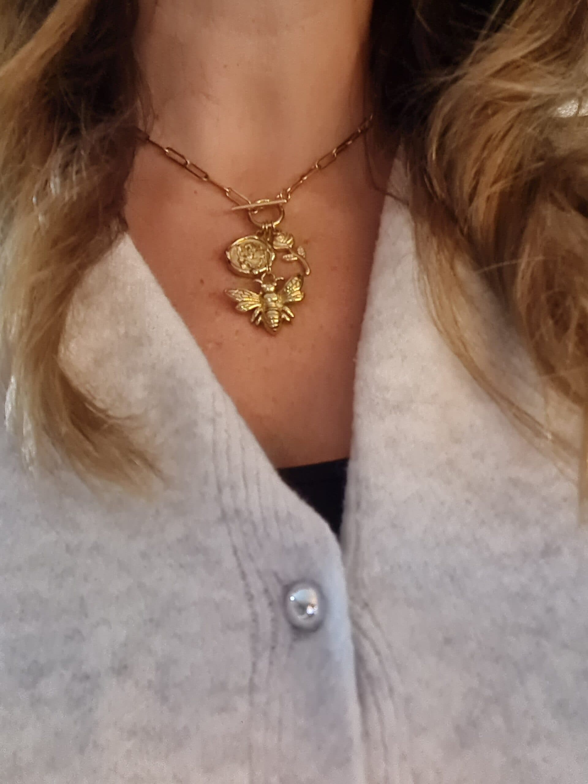 Ketting met bee hanger