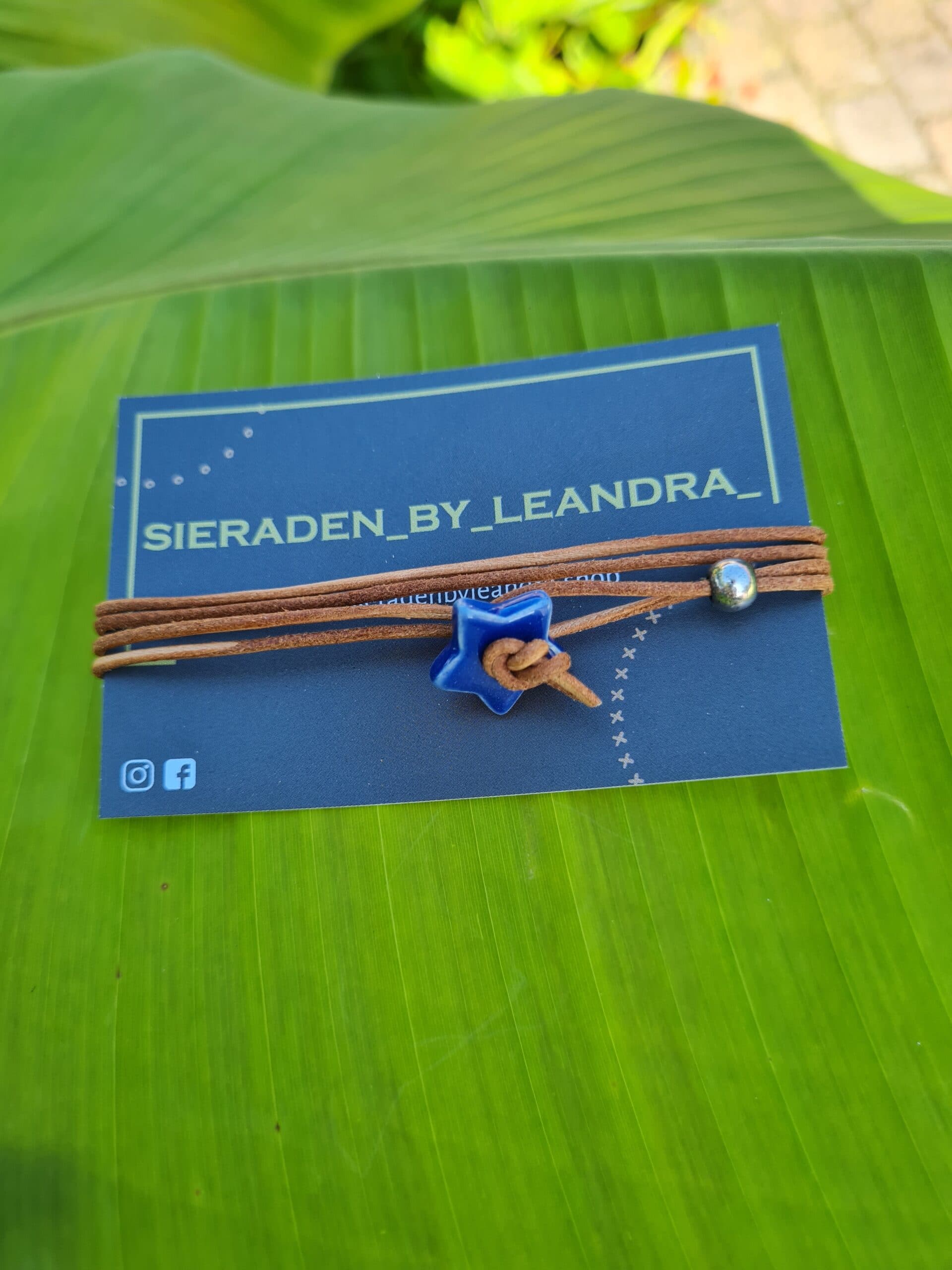 Omslagarmband klein blauw