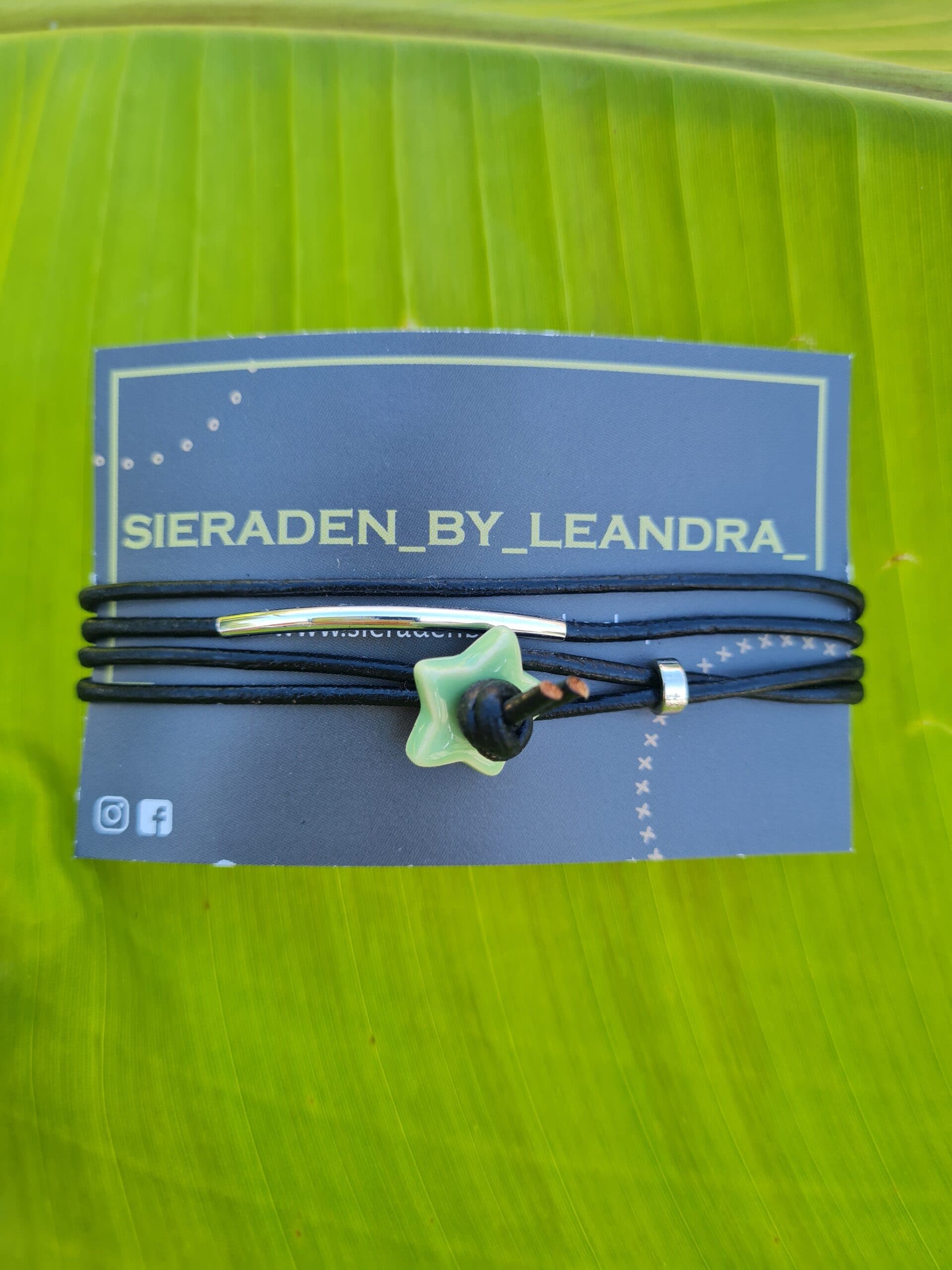 Omslagarmband klein groen